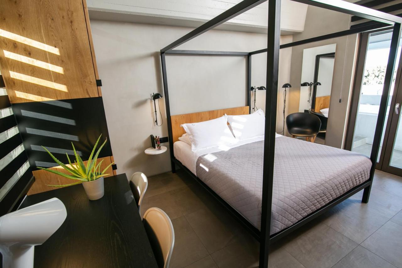 Marquise Suites - Adults Only Фира Екстериор снимка