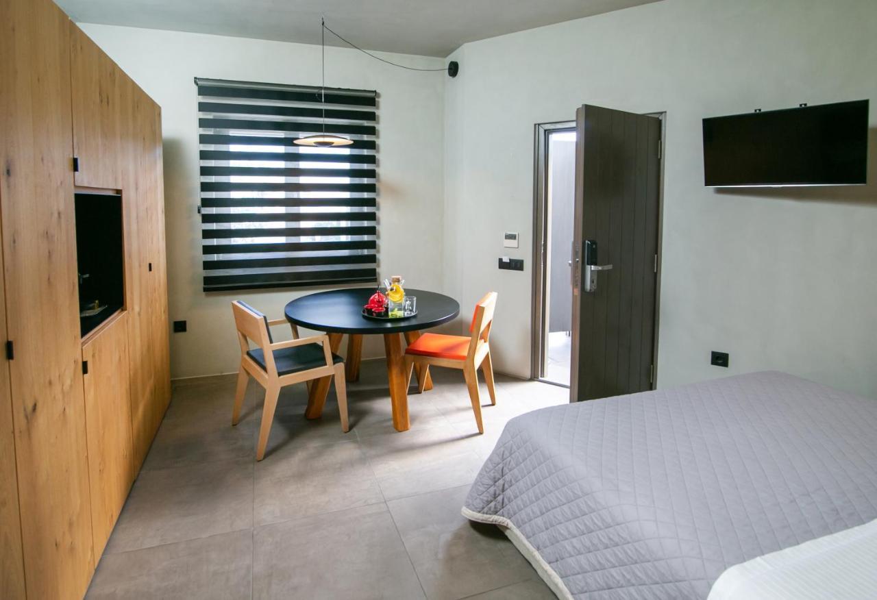 Marquise Suites - Adults Only Фира Екстериор снимка