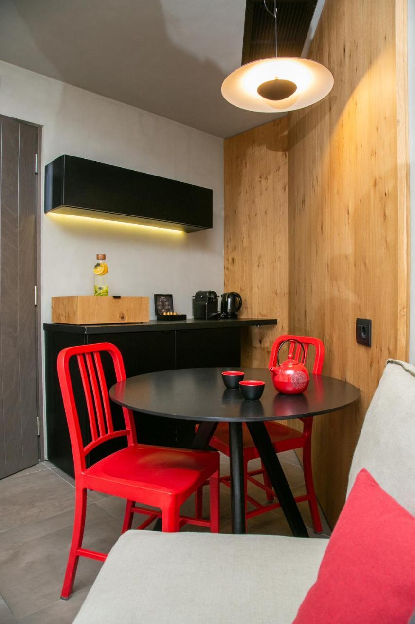 Marquise Suites - Adults Only Фира Екстериор снимка