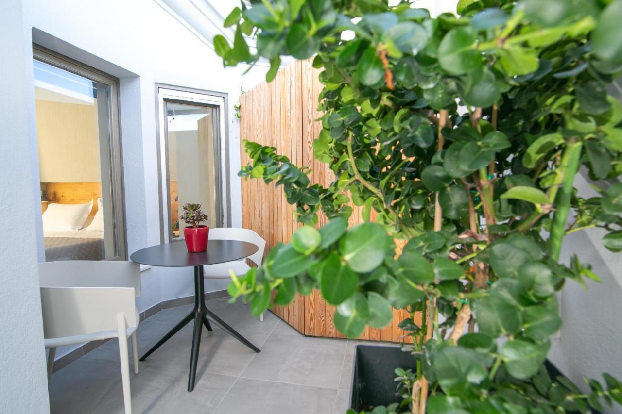 Marquise Suites - Adults Only Фира Екстериор снимка