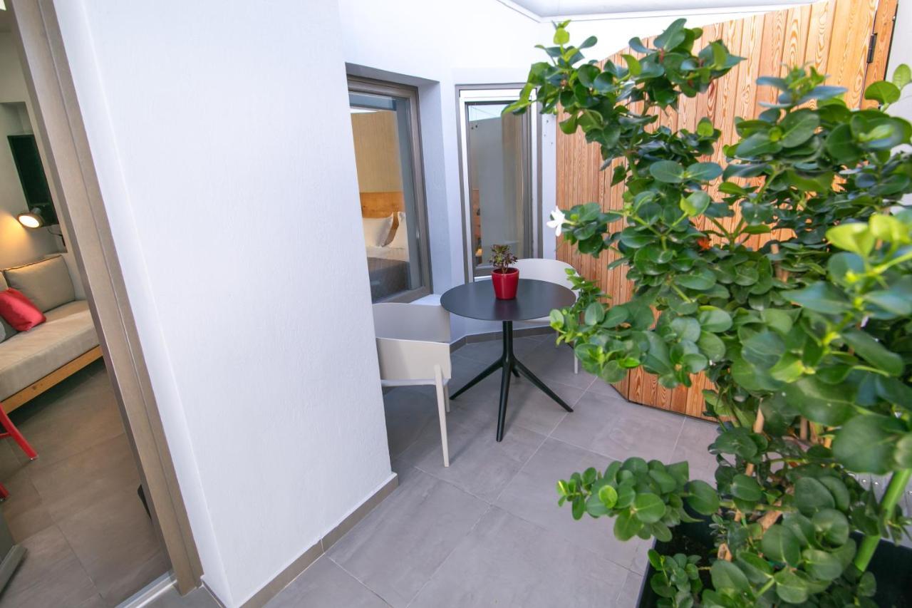 Marquise Suites - Adults Only Фира Екстериор снимка